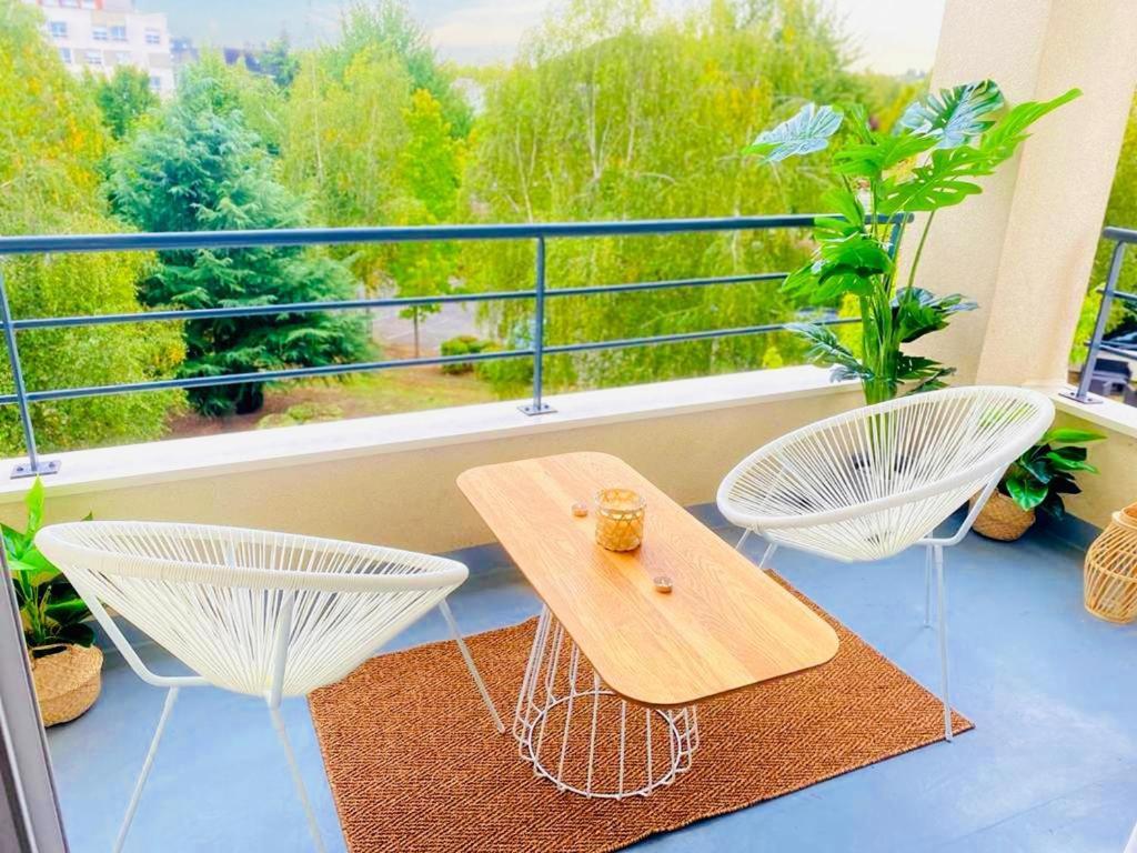 T2 Tres Charmant A Cergy Le Haut A Seulement 2 Min A Pied De La Gare !! Parking Prive Apartamento Exterior foto